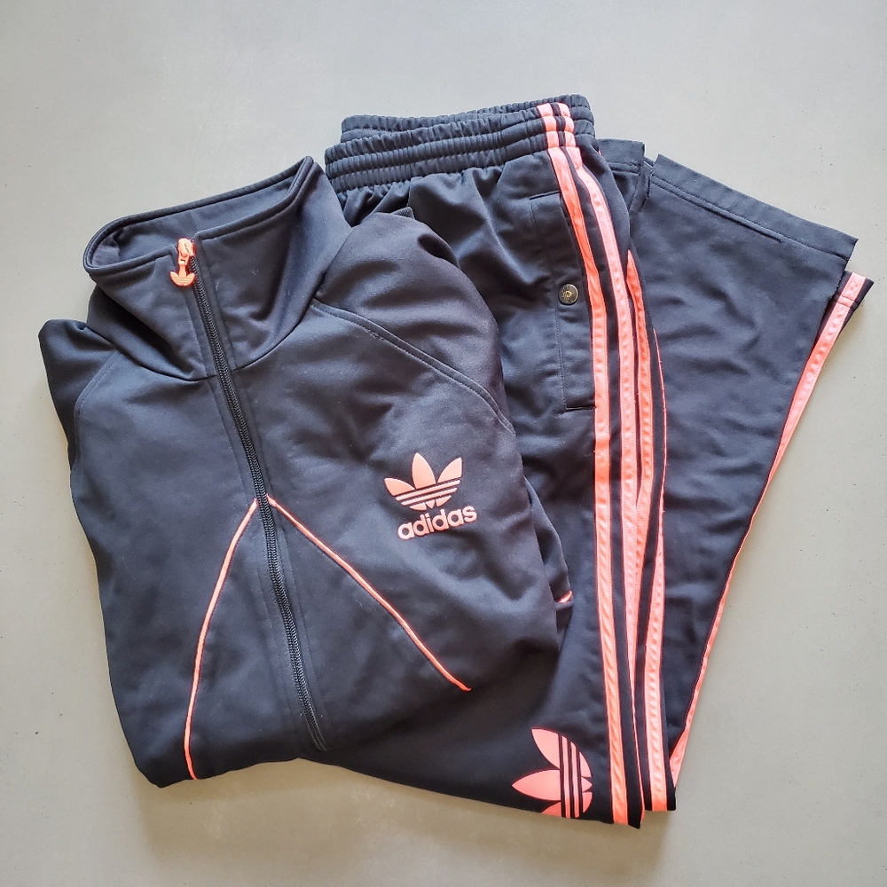 ADIDAS men's sweatshirt. Size L.